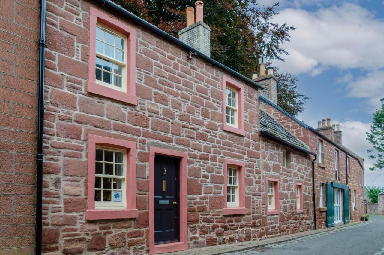 Kirk Wynd * Kirriemuir